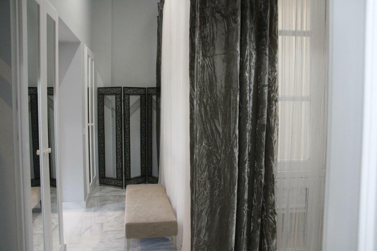 Luxurious 2 Bedroom Flat In A Historic Building Sevilla Exteriör bild