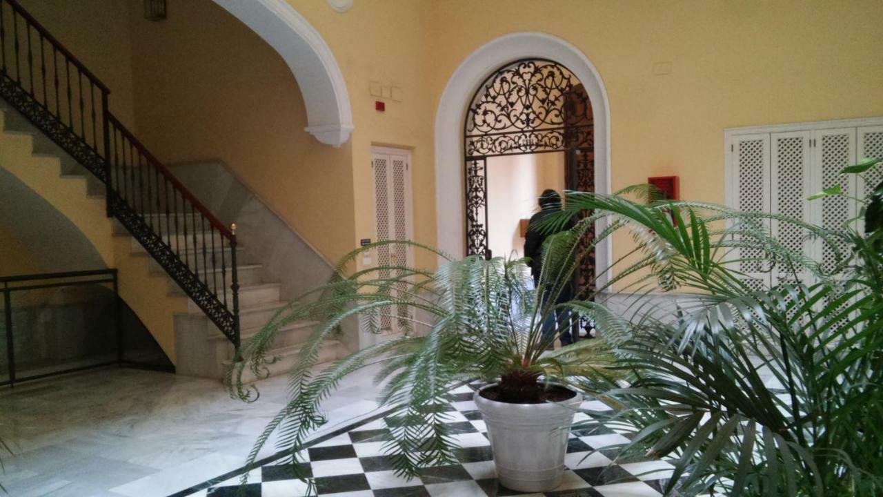 Luxurious 2 Bedroom Flat In A Historic Building Sevilla Exteriör bild