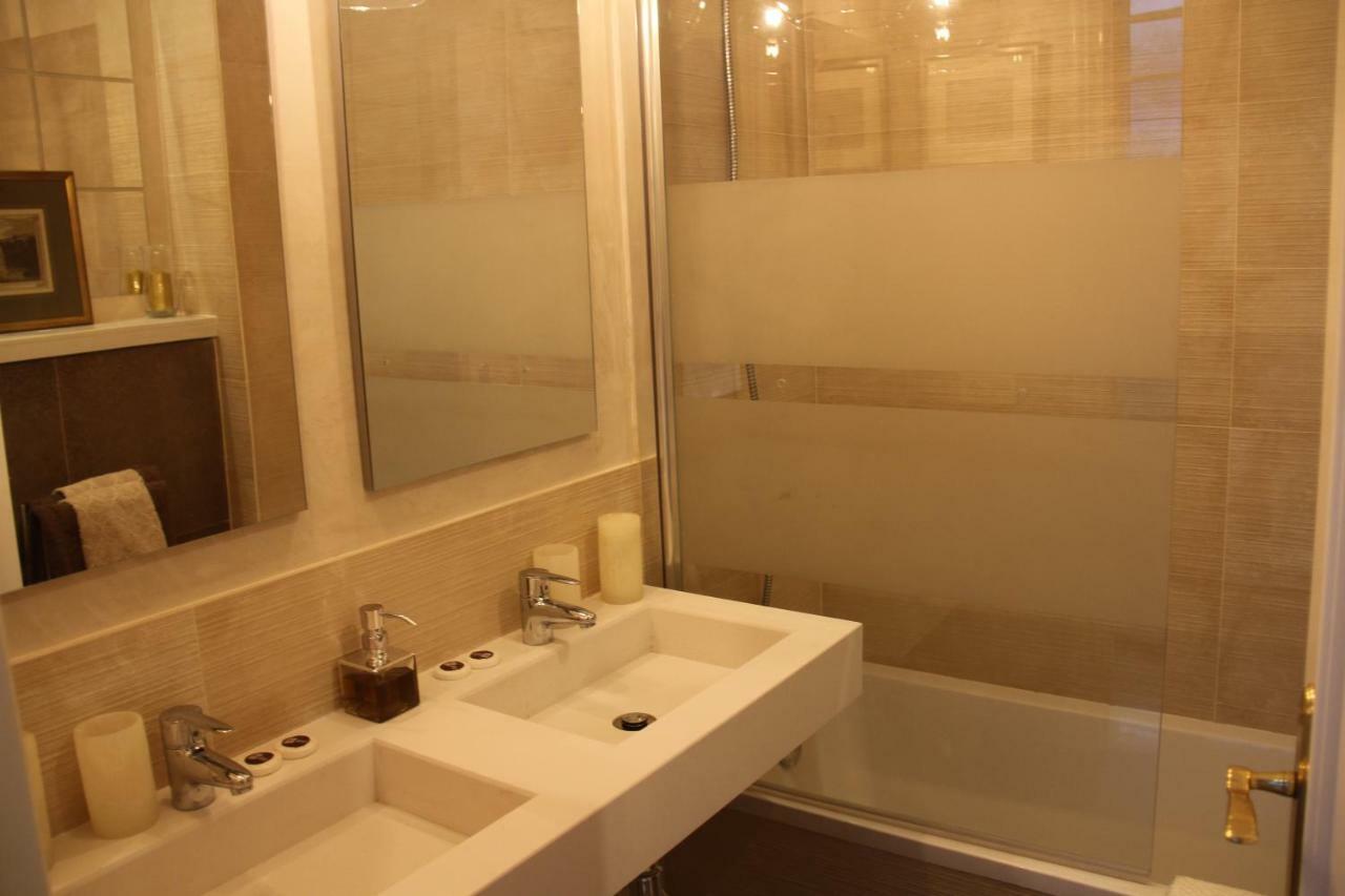Luxurious 2 Bedroom Flat In A Historic Building Sevilla Exteriör bild