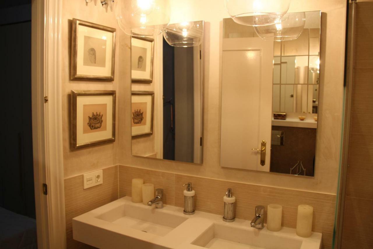 Luxurious 2 Bedroom Flat In A Historic Building Sevilla Exteriör bild